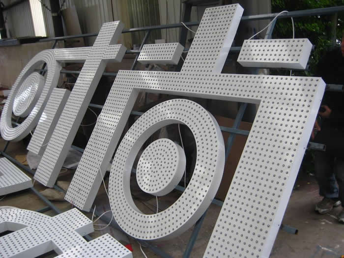 外露發光字制作公司